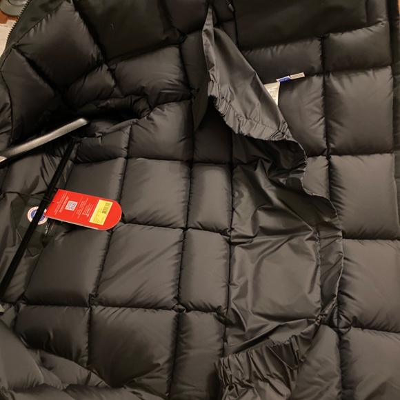 Mens Canada Goose Expedition Parka - Picture 4 of 7